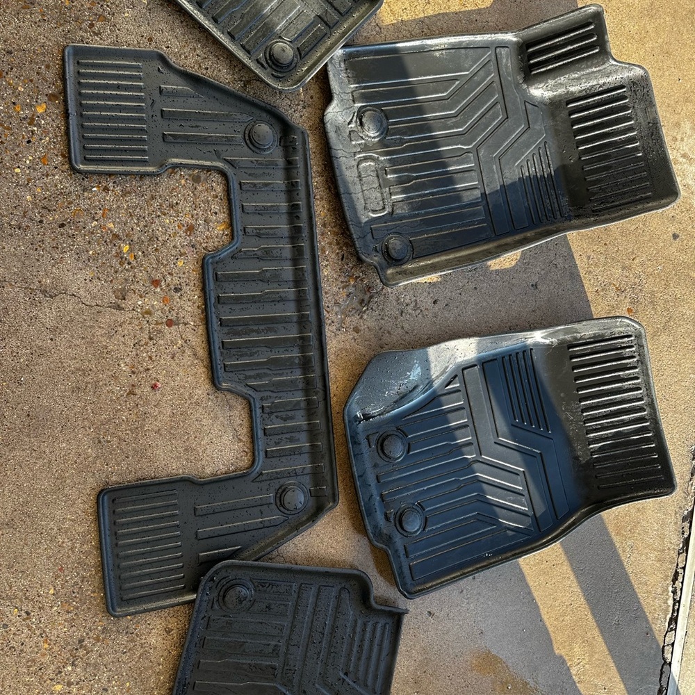 3 Row Floor Mats for 2021-2024Jeep Grand Cherokee